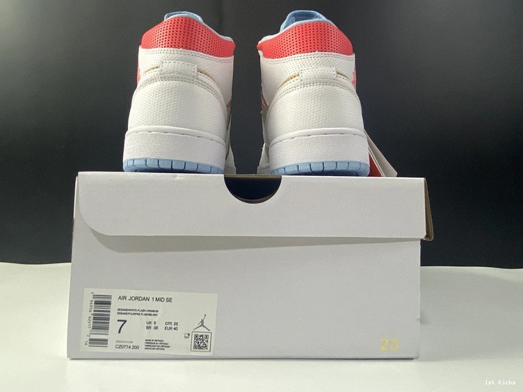 1 Jordan - Mid SE (W) Sesame CZ0774-200 0831